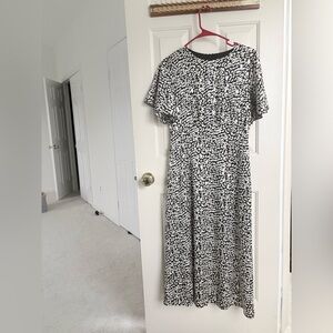 Elegant Black and White Patterned Maxi Dress